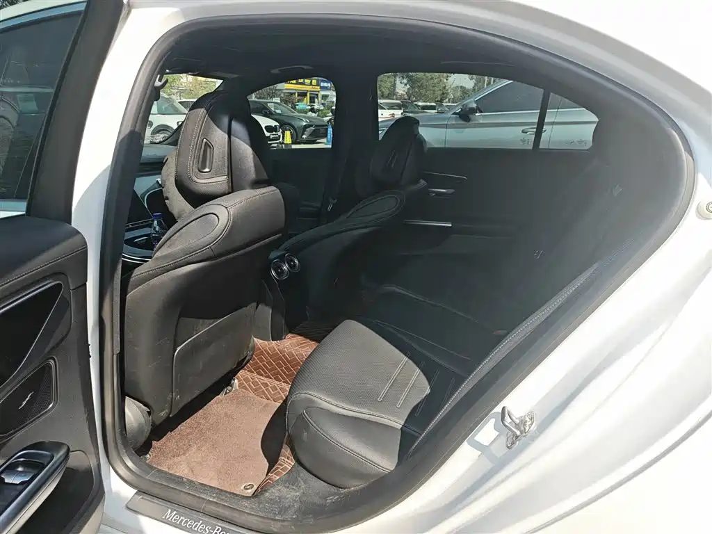 Mercedes-Benz C-Class — миниатюра 7