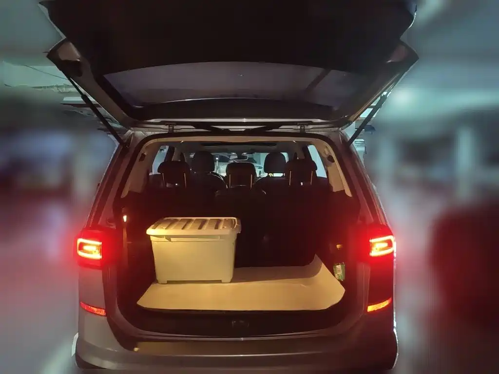 Volkswagen Touran — миниатюра 10