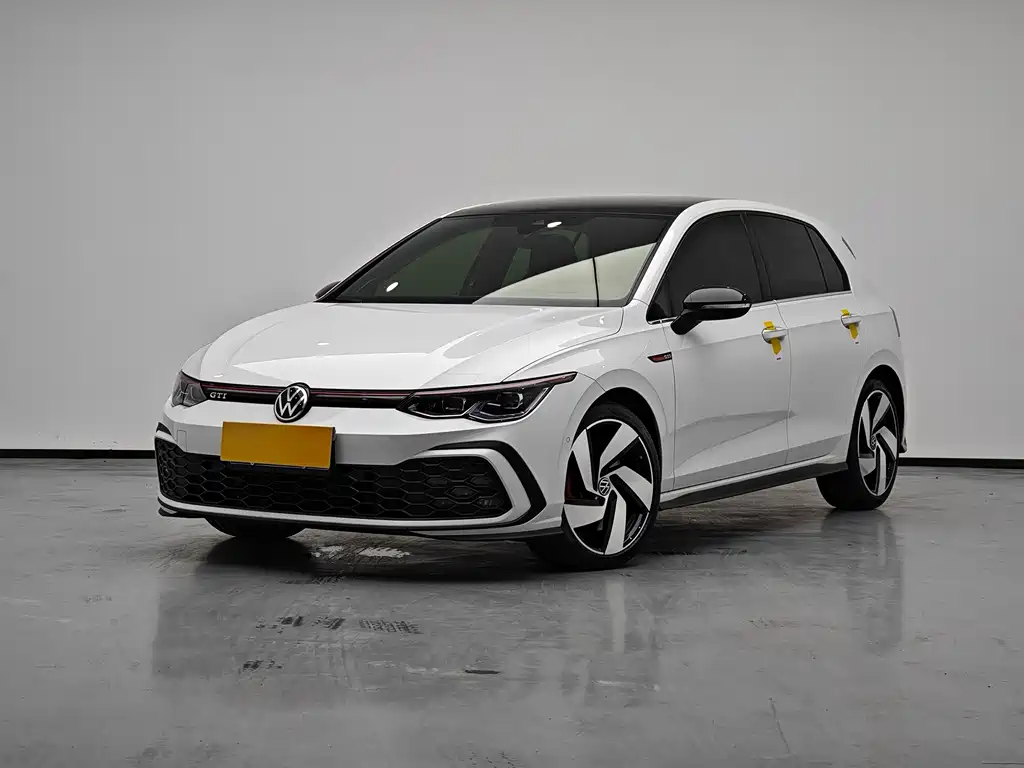 Купить Volkswagen Golf GTI