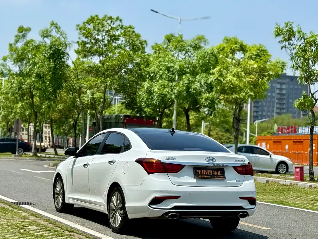 Hyundai Mistra 2017 1.8L AT GLS V