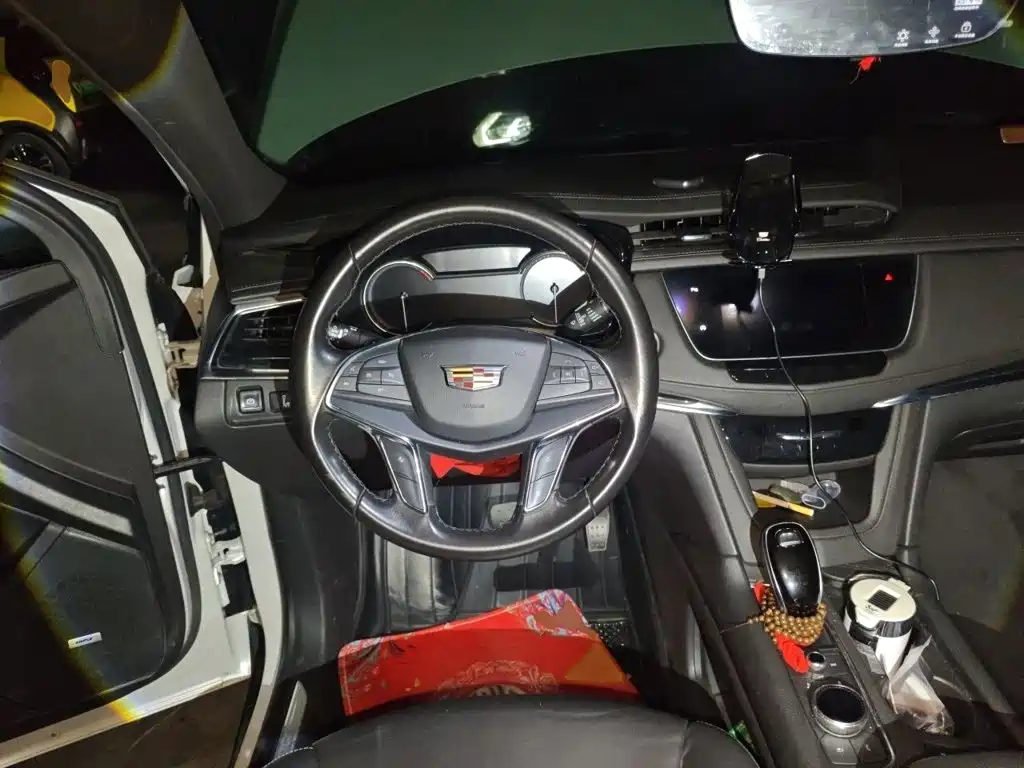 Cadillac XT5 — миниатюра 3