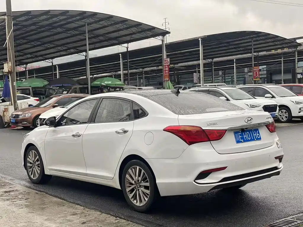 Hyundai Mistra — миниатюра 6