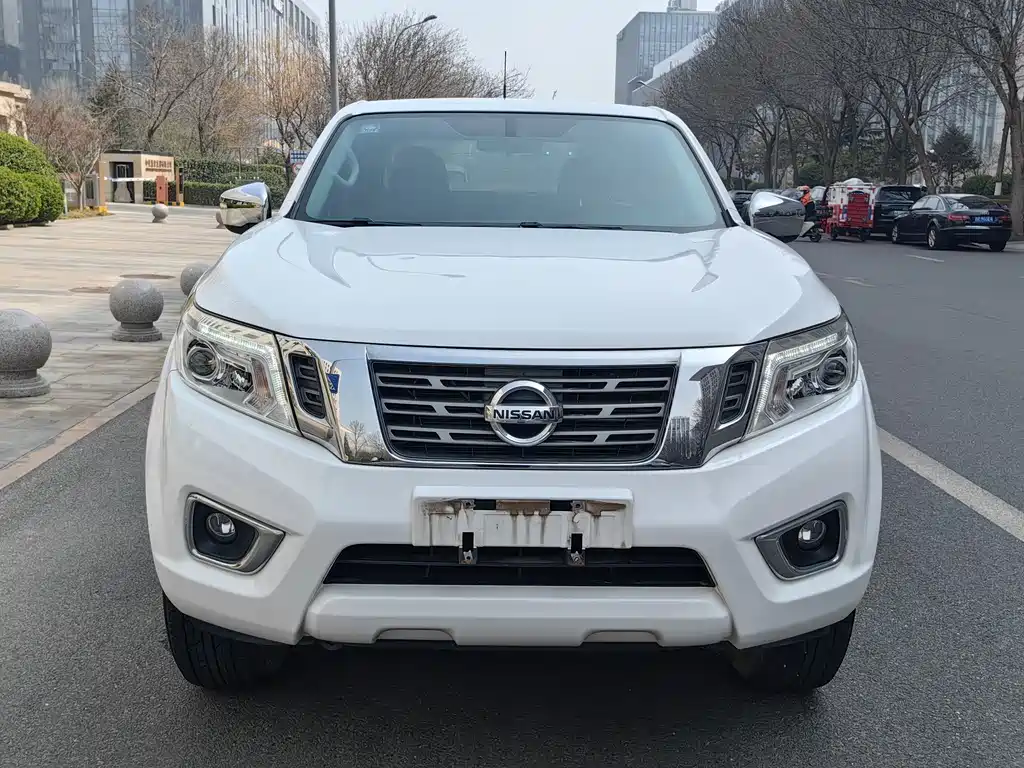 NISSAN NAVARRA