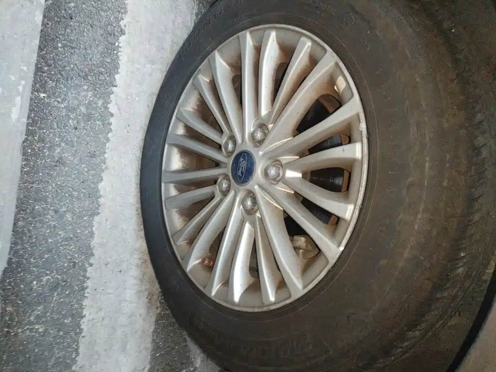 Ford Escort — миниатюра 8