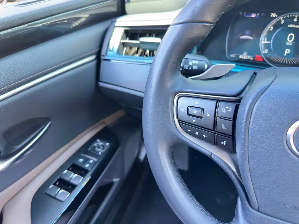 Lexus ES — миниатюра 14