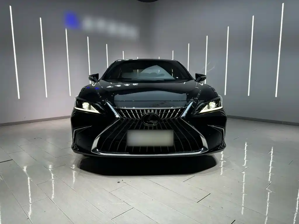 Lexus ES — миниатюра 12
