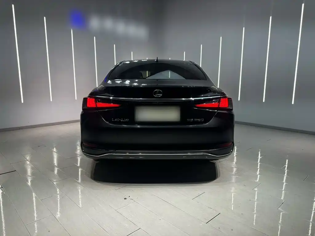 Lexus ES — миниатюра 10