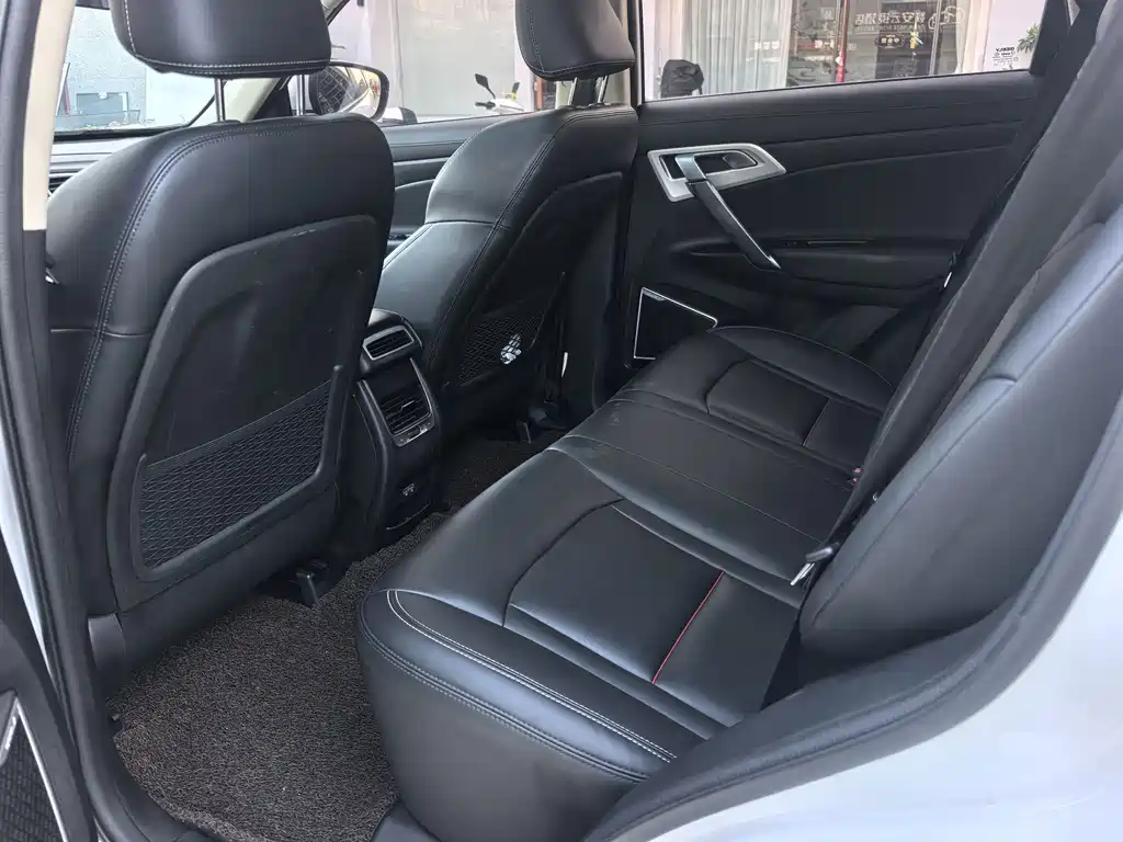 Geely Boyue — миниатюра 10