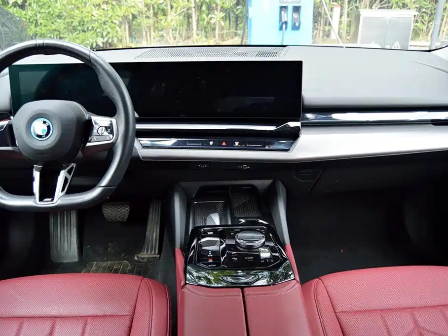 BMW i5 — миниатюра 11