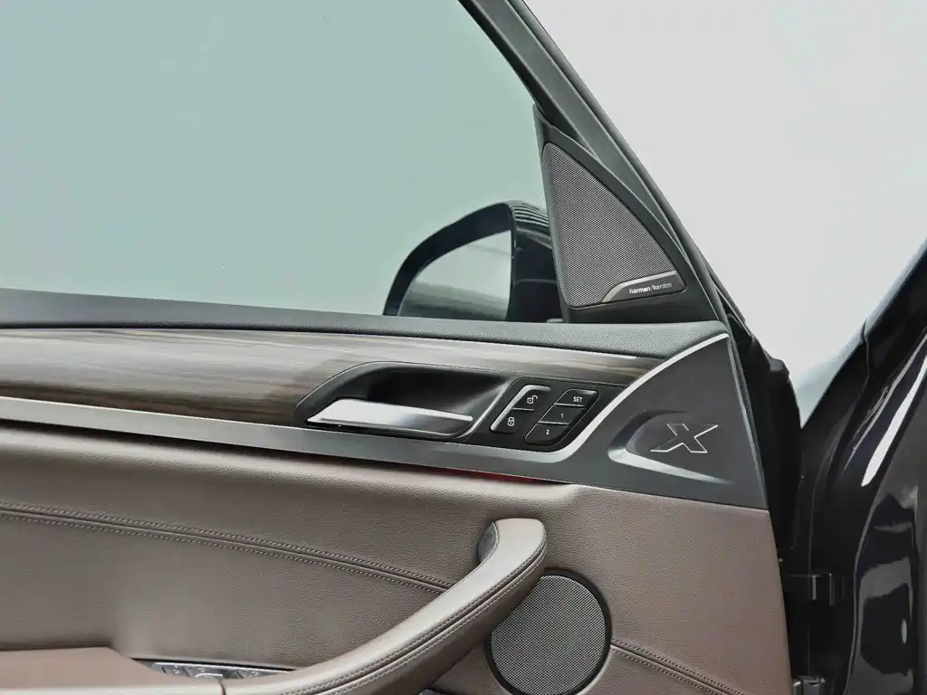BMW X3 — миниатюра 17