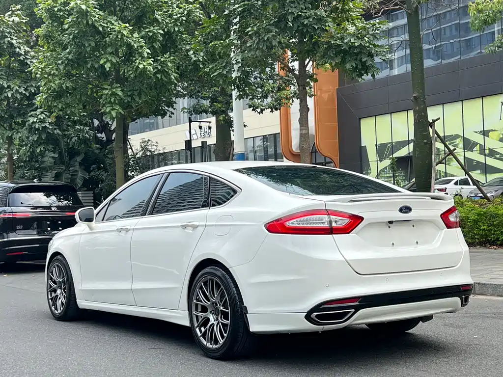 Ford Mondeo 2013 2.0L GTDi200 Fashion
