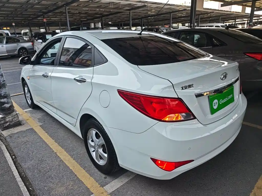 Hyundai Verna — миниатюра 5