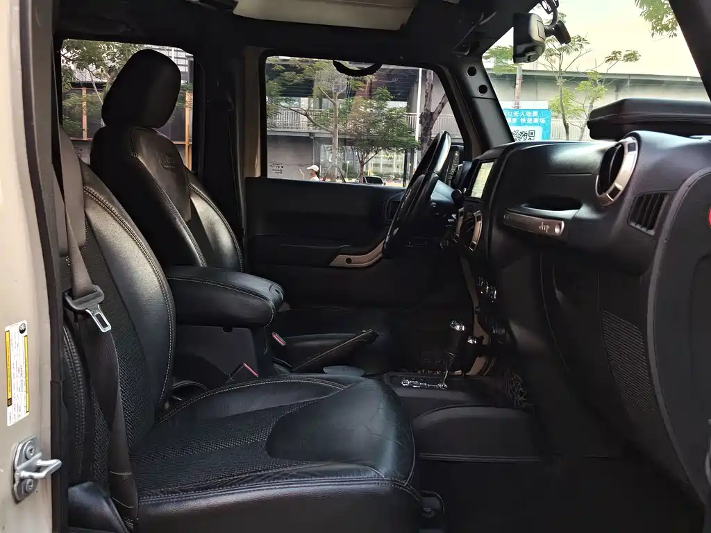 Jeep Wrangler — миниатюра 6