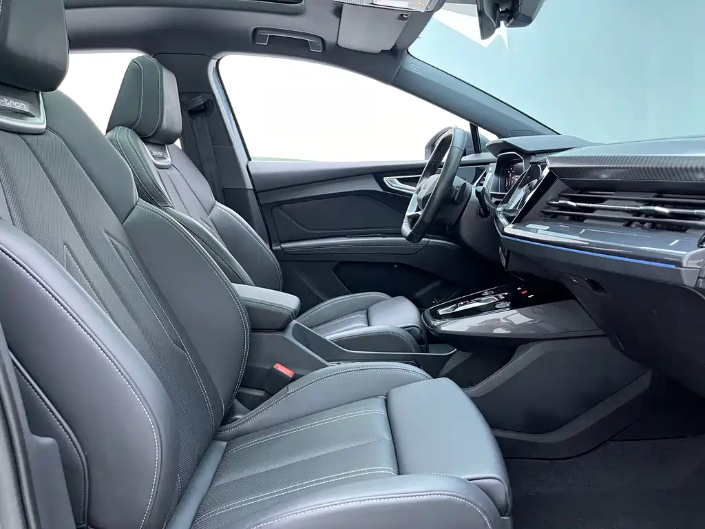 Audi Q4 e-tron — миниатюра 6