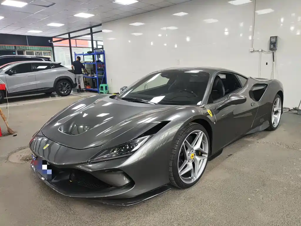 Купить Ferrari F8