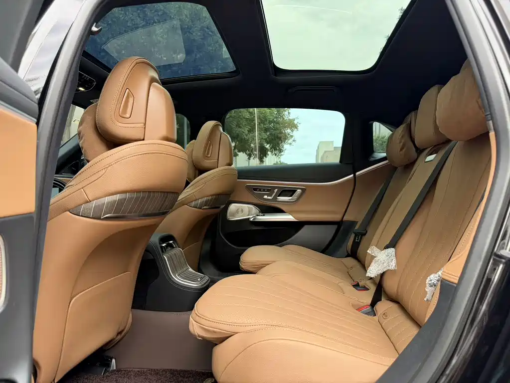 Mercedes-Benz E-Class — миниатюра 7