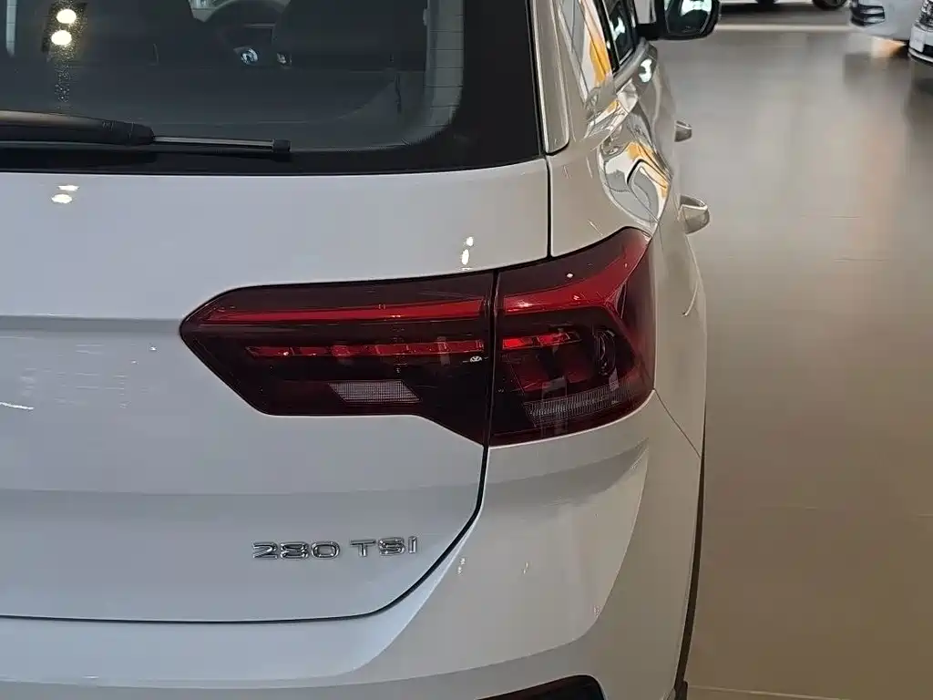 Volkswagen T-Roc — миниатюра 6
