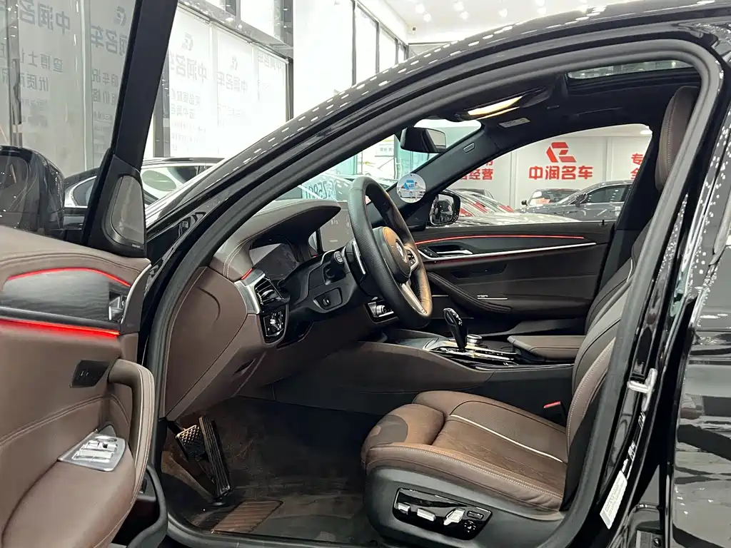BMW 5 Series — миниатюра 4