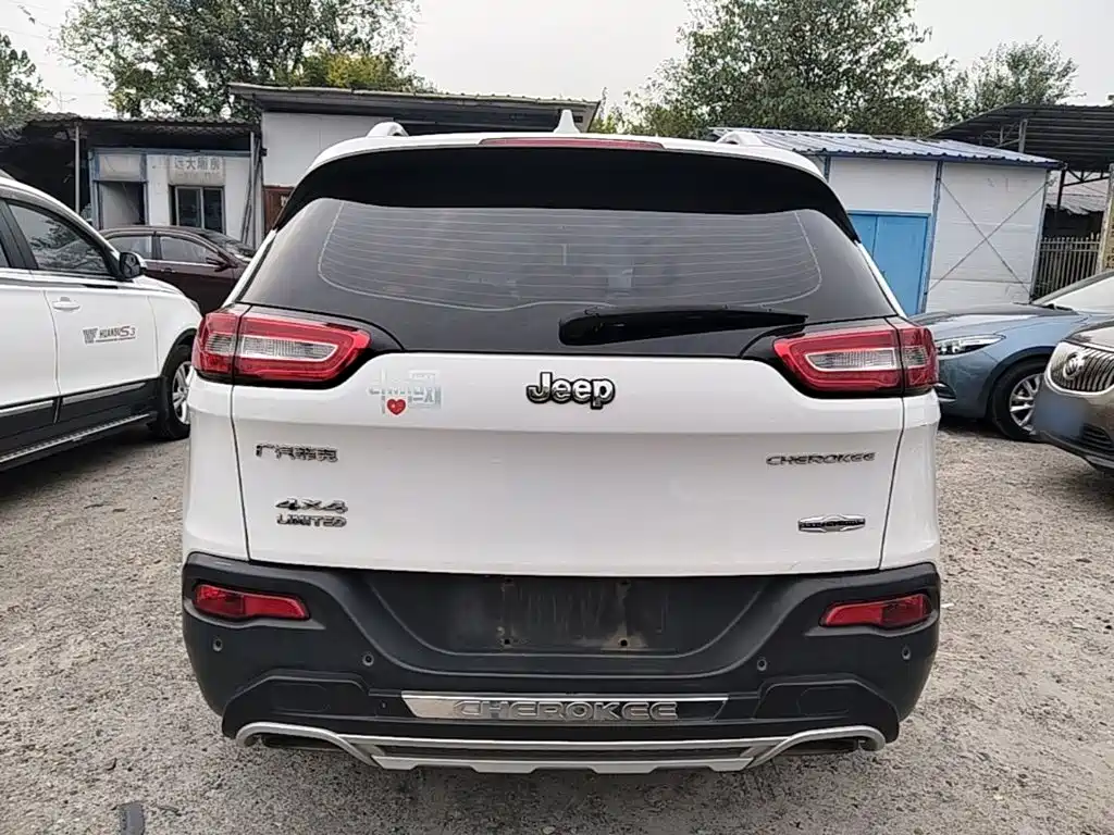 Jeep Cherokee — миниатюра 6
