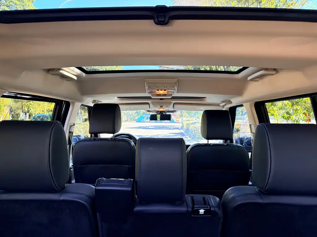 Land Rover Discovery — миниатюра 5