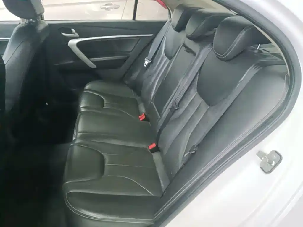 Geely Emgrand — миниатюра 17