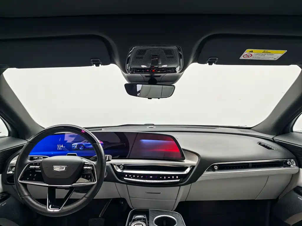 Cadillac Lyriq — миниатюра 4