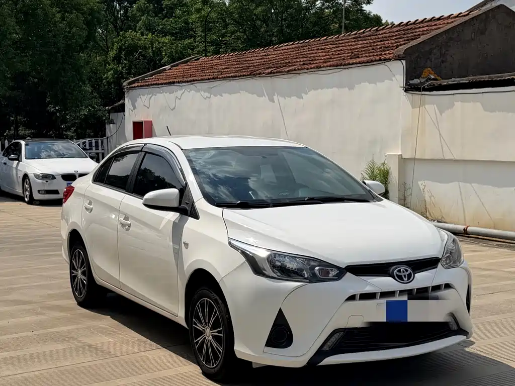 Toyota Yaris L — миниатюра 3