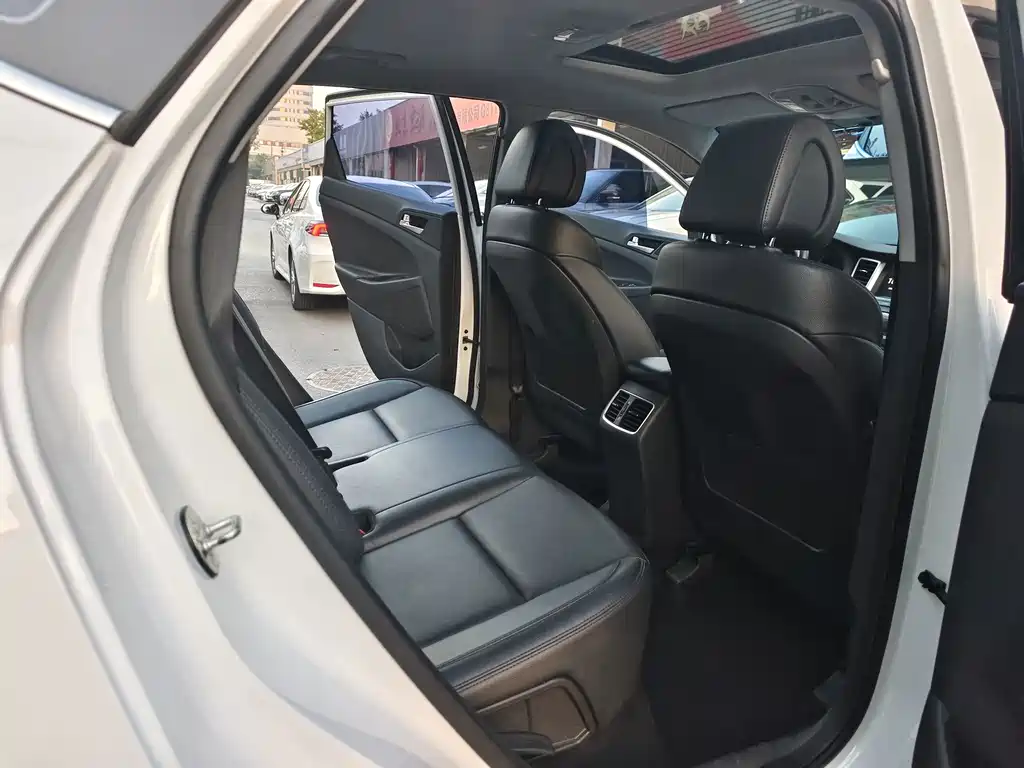 Hyundai Tucson — миниатюра 13