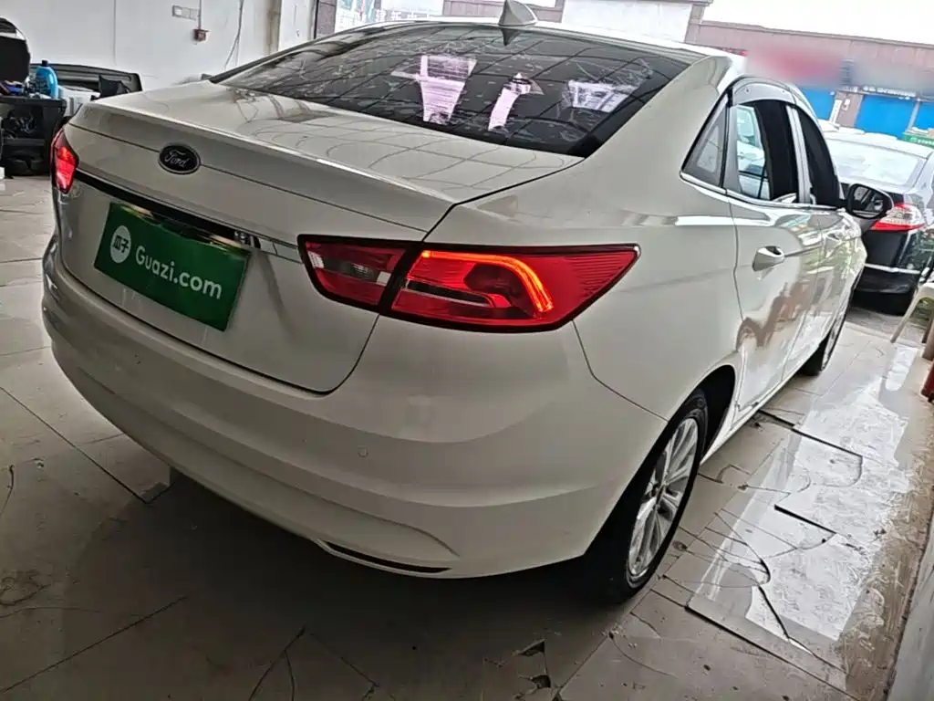 Ford Escort — миниатюра 7