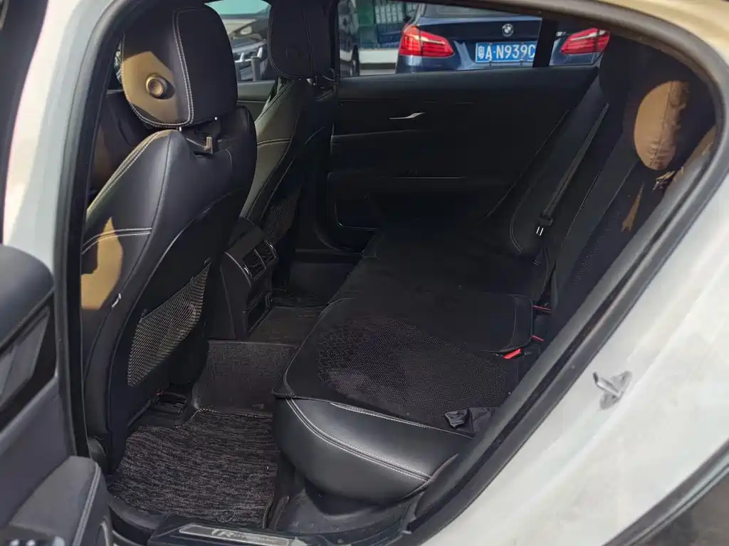 Jaguar XEL — миниатюра 9