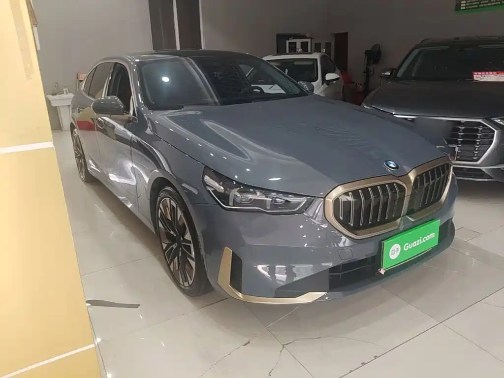 BMW 5 Series — миниатюра 4