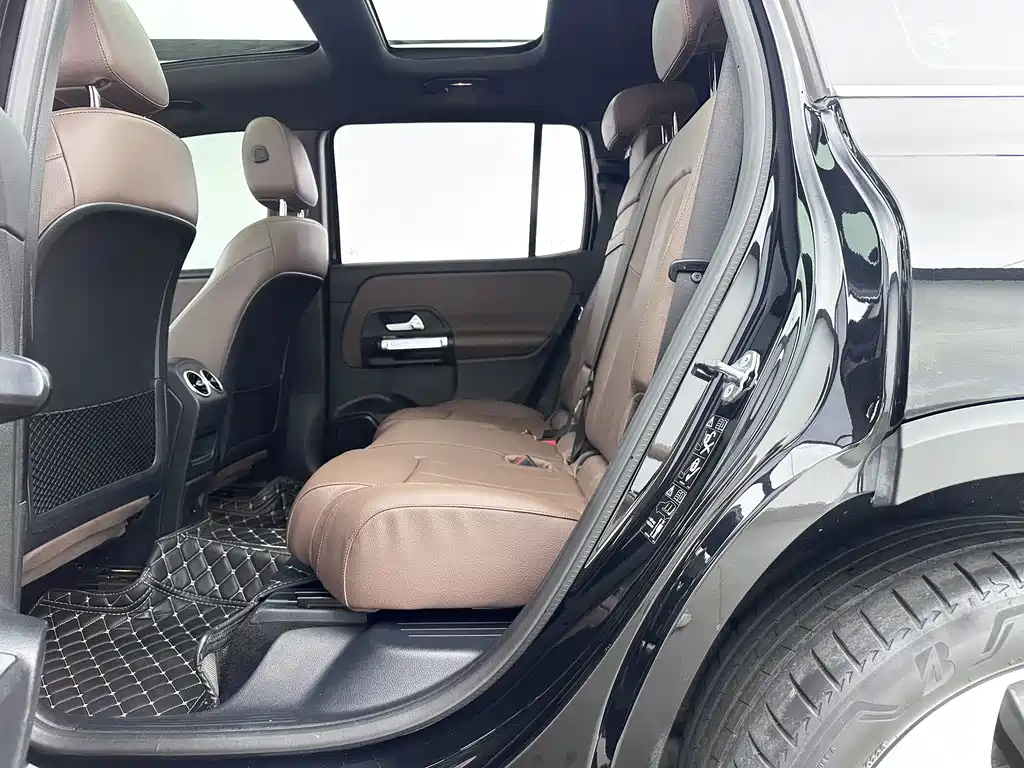 Mercedes-Benz GLB — миниатюра 12