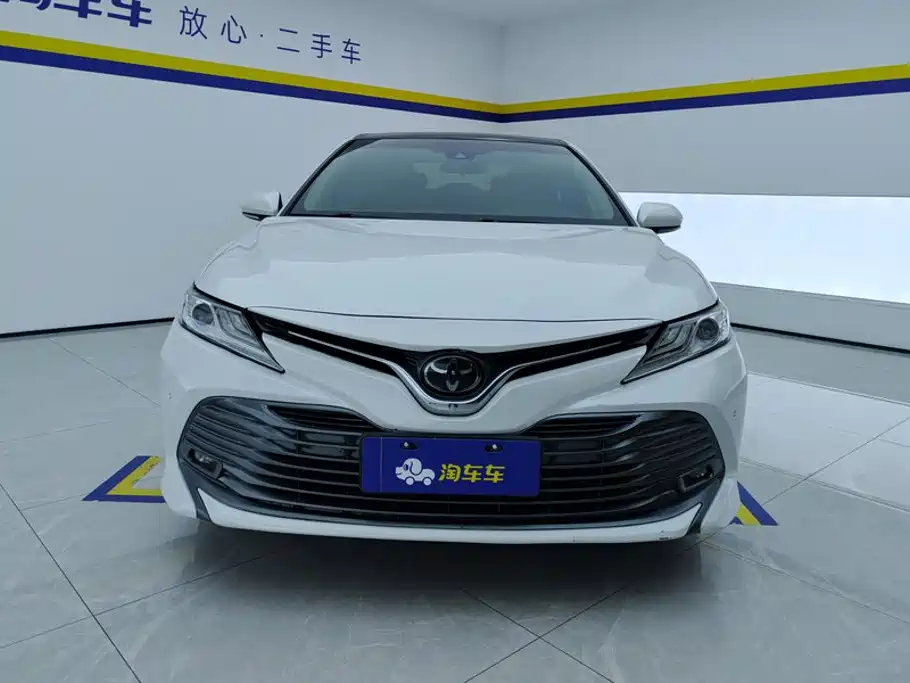 Toyota Camry — миниатюра 2