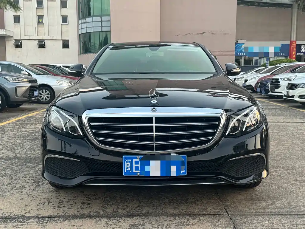 Mercedes-Benz E-Class — миниатюра 2