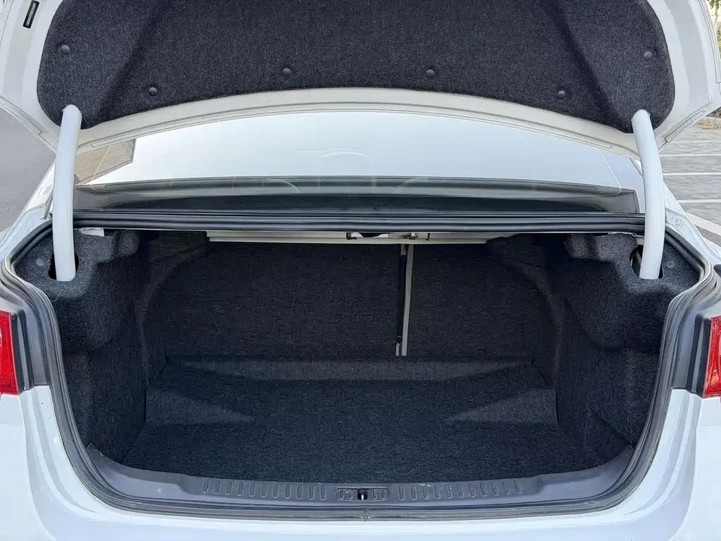 Chevrolet Malibu — миниатюра 12