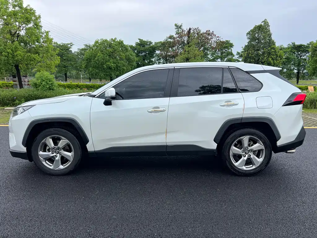 Toyota RAV4 2022 2.0L CVT