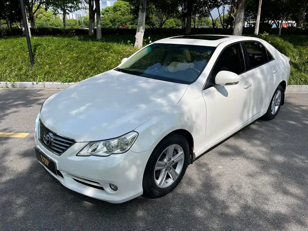 Toyota Reiz 2010