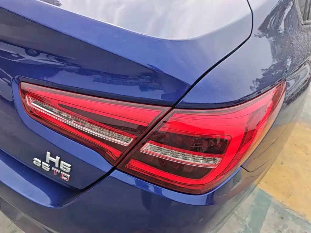 Hongqi Hongqi H5 — миниатюра 8