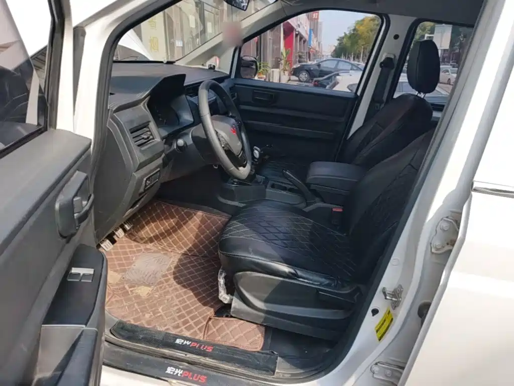 Wuling Hongguang PLUS — миниатюра 16
