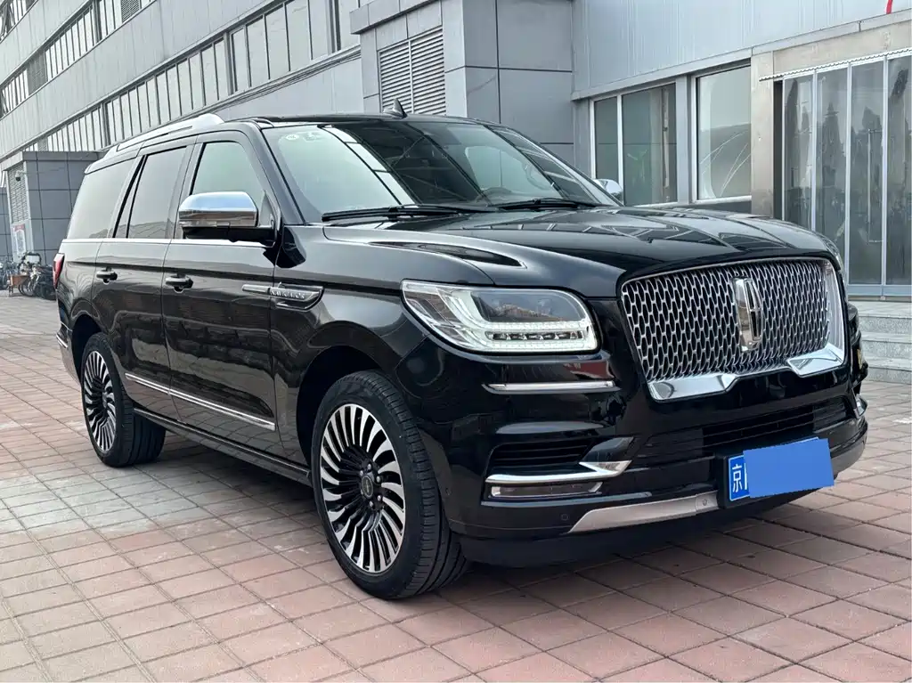 Lincoln Navigator — миниатюра 3