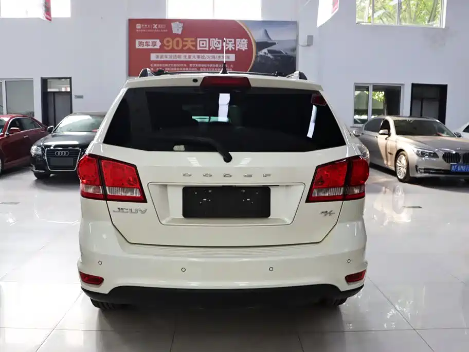 Dodge Journey — миниатюра 8