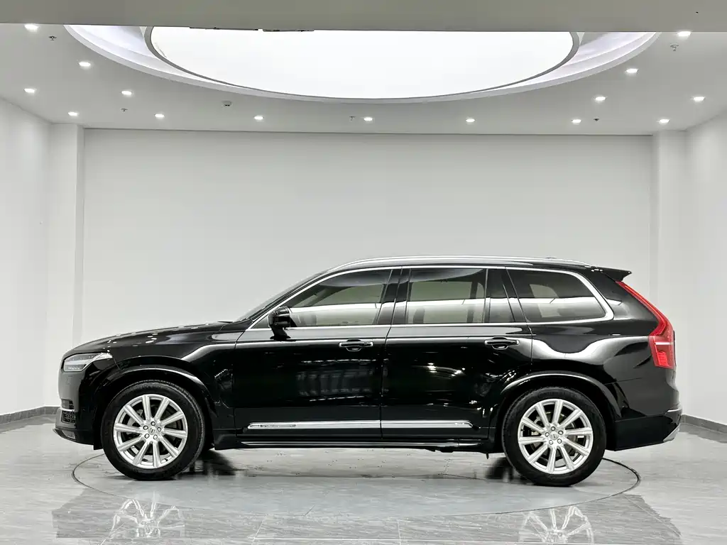 Volvo XC90 — миниатюра 5