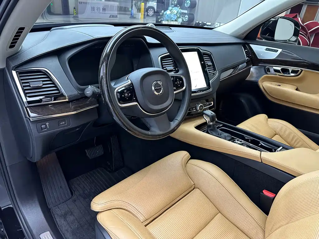 Volvo XC90 — миниатюра 12