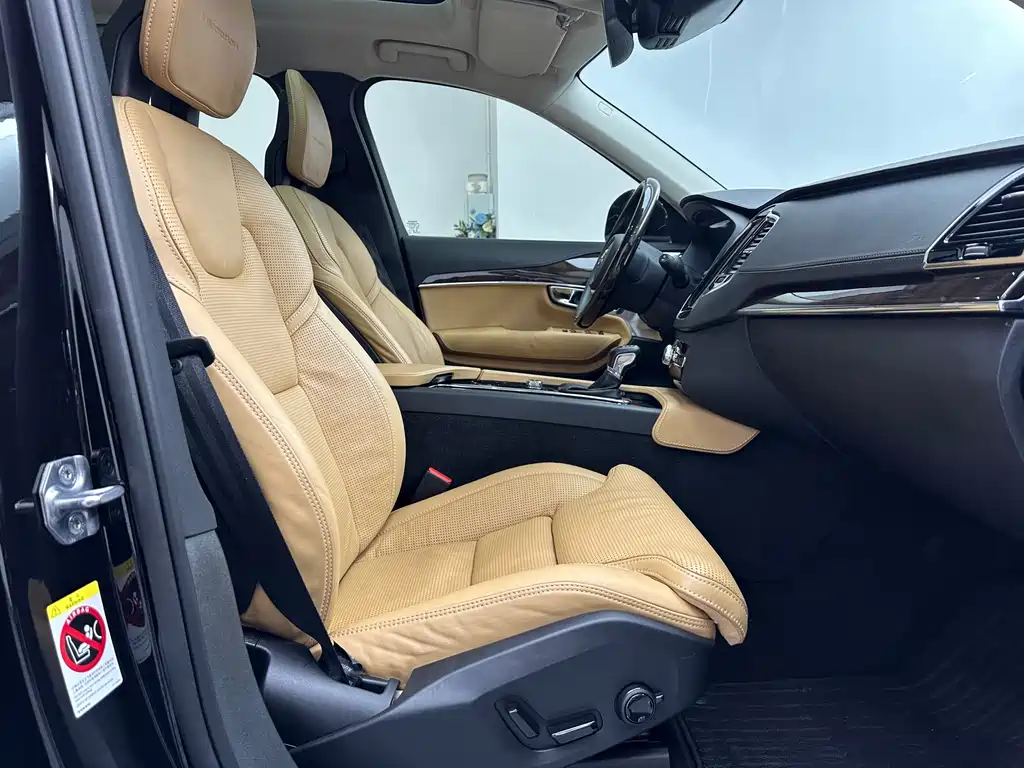 Volvo XC90 — миниатюра 13