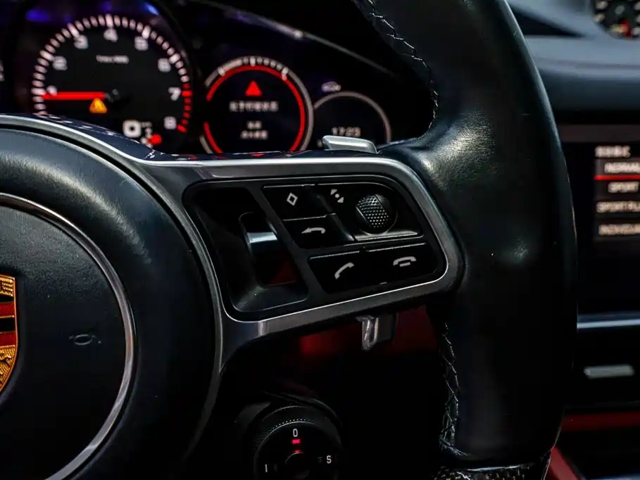 Porsche Cayenne — миниатюра 17