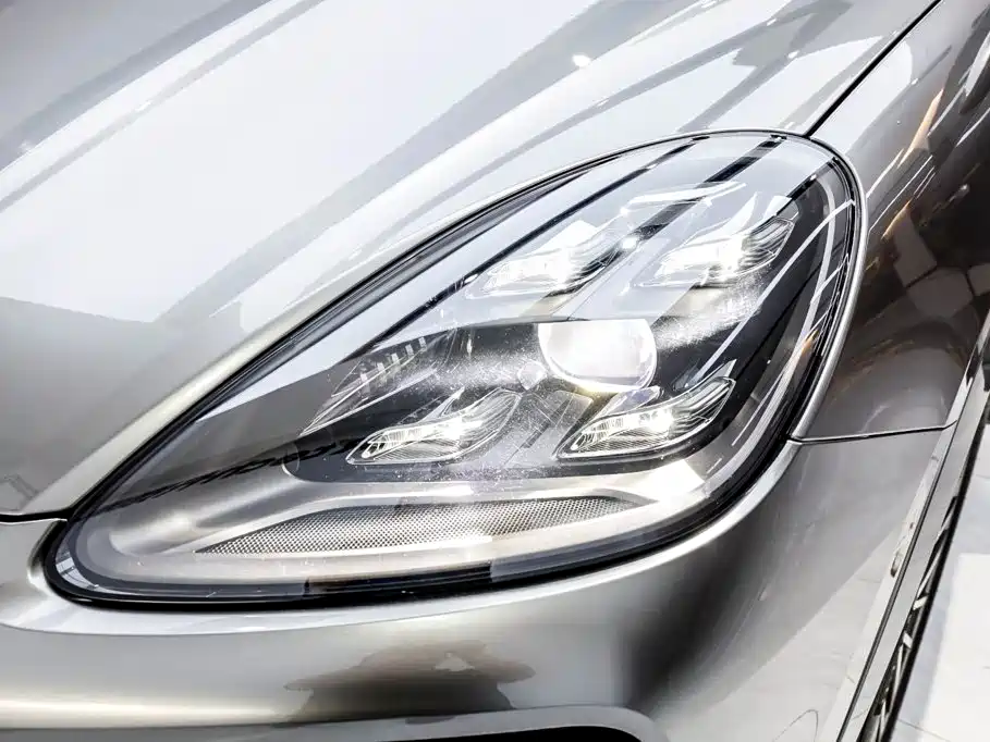 Porsche Cayenne — миниатюра 37