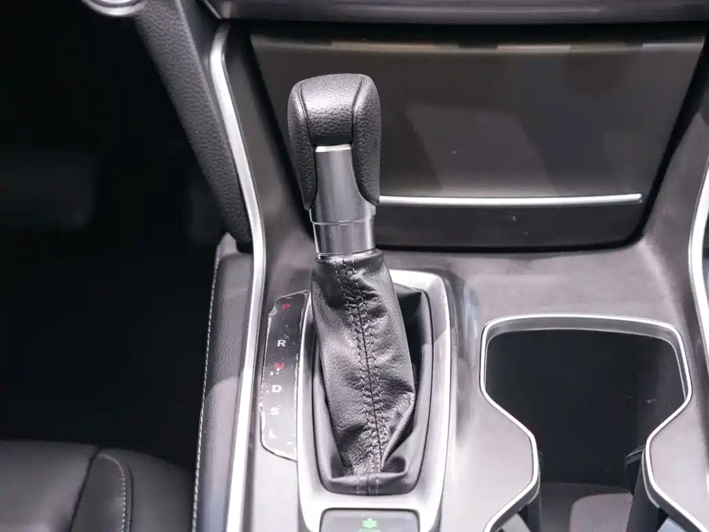 Honda Accord — миниатюра 18