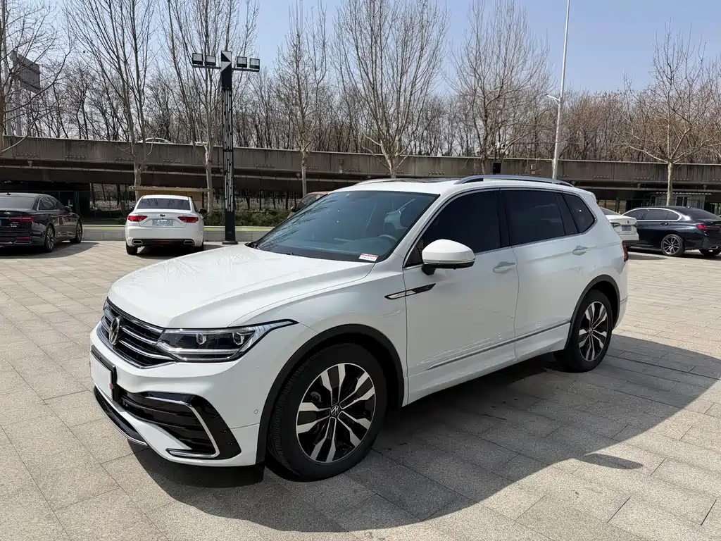 Volkswagen Tiguan L 2023