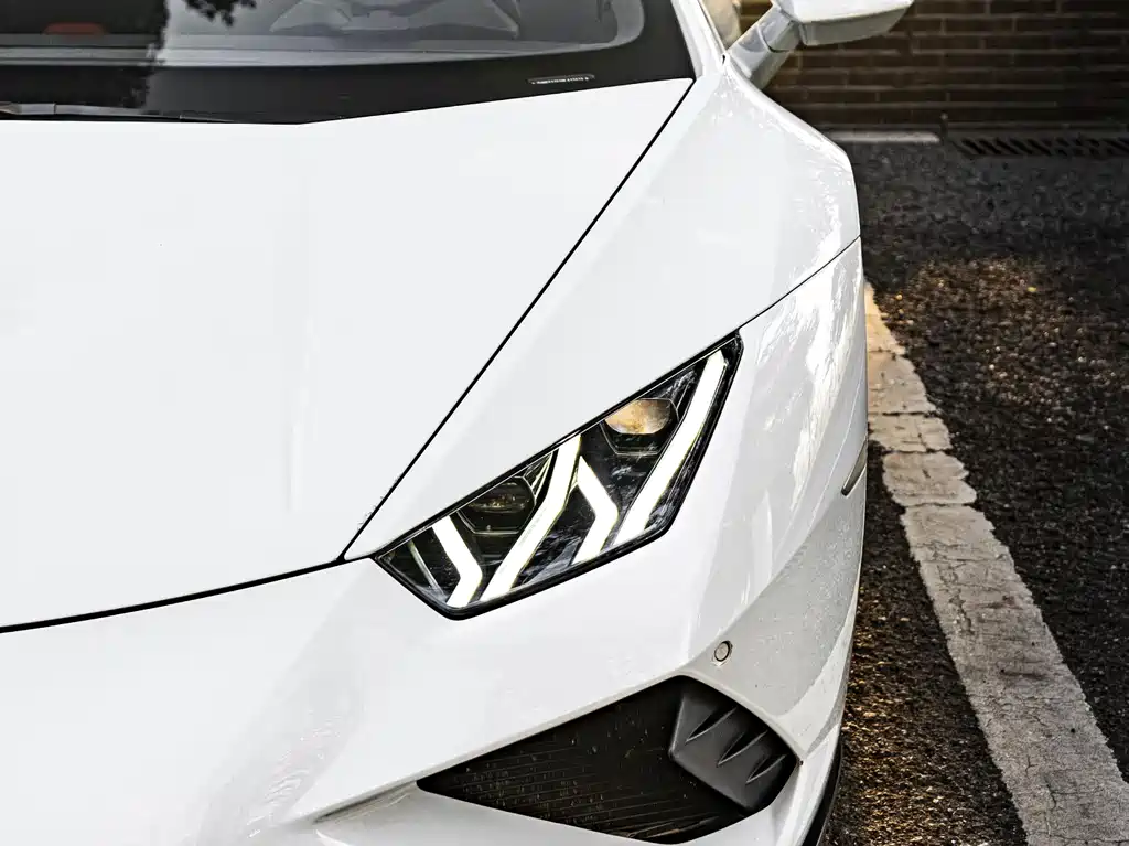 LAMBORGHINI HURACÁN