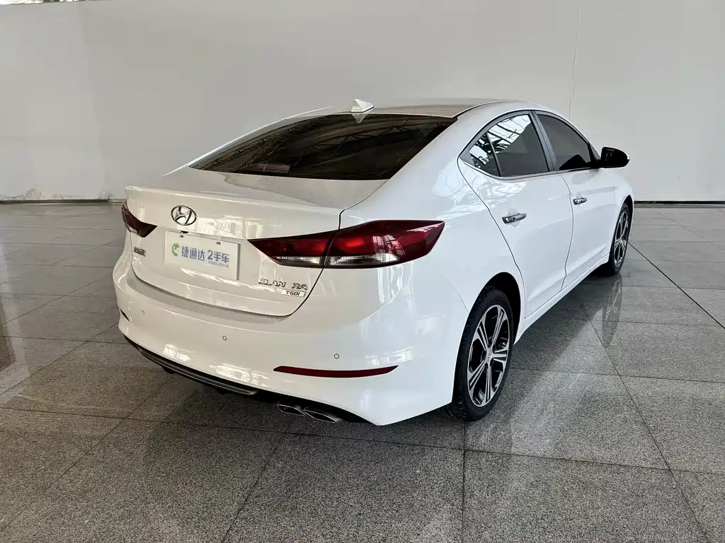 Hyundai Elantra — миниатюра 8